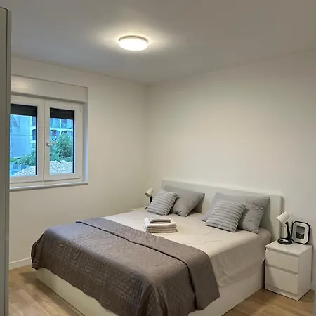 Mestralun Apartman Zára